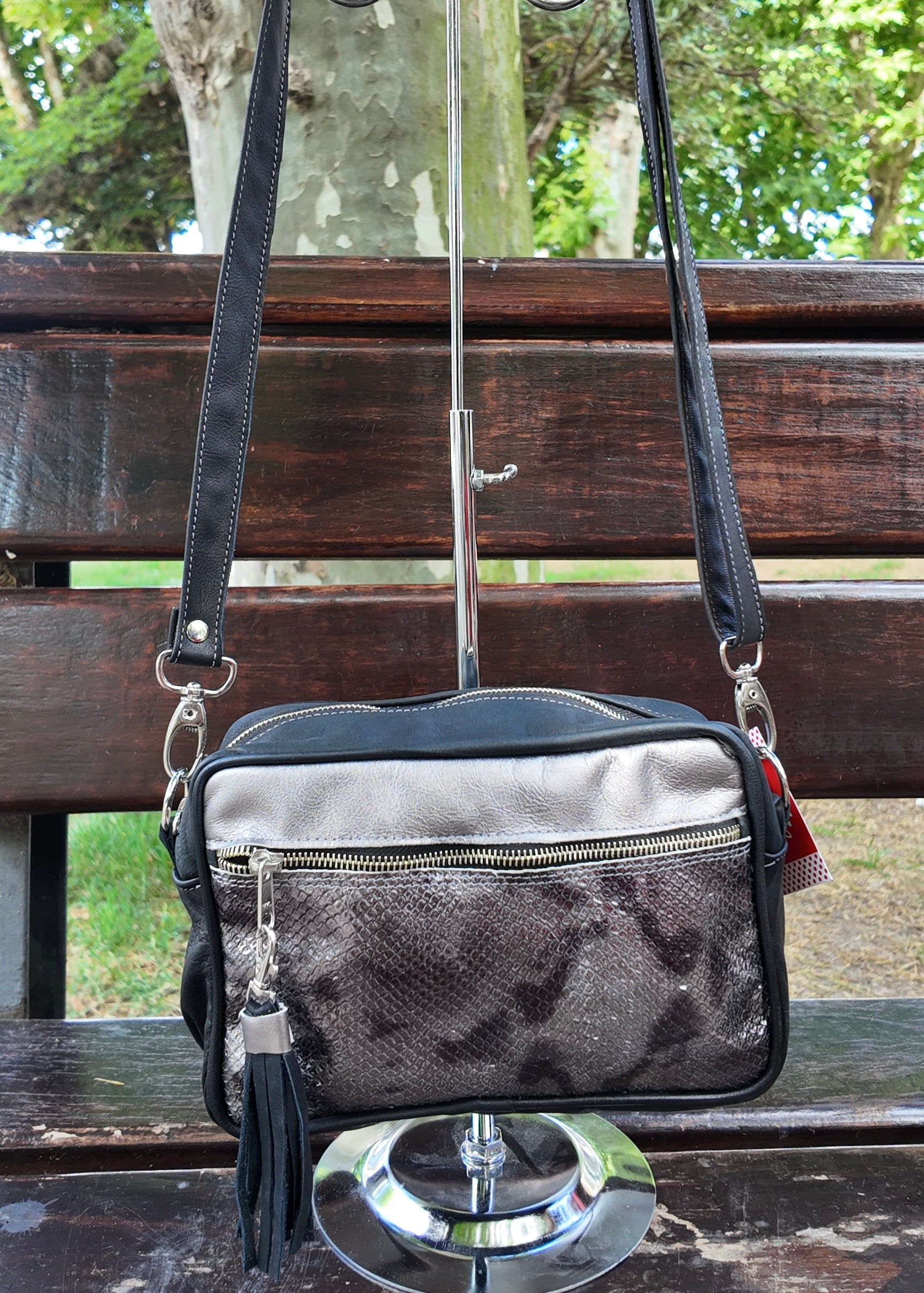 Cartera de cuero Aura
